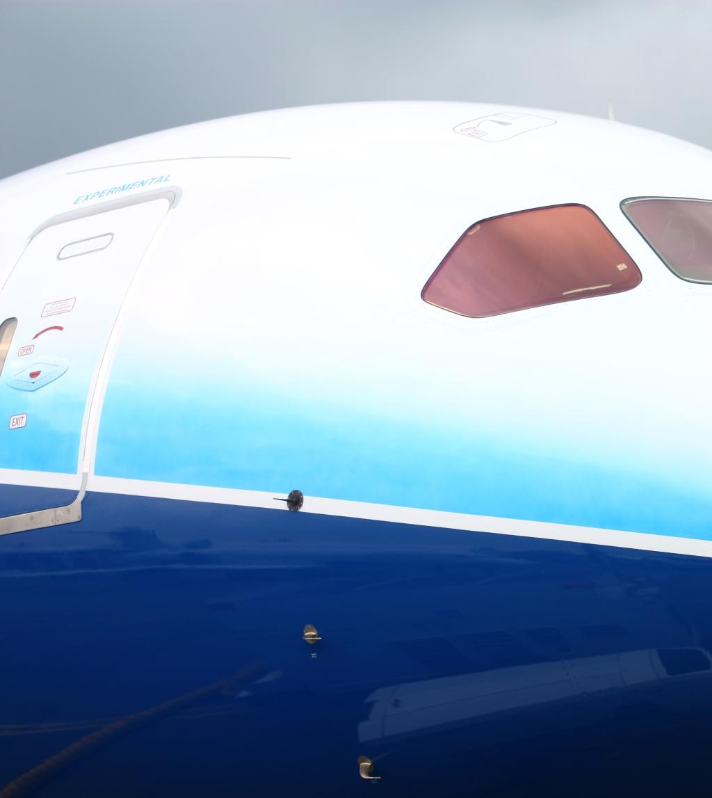 B787 front